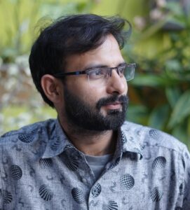 मैं जिंदा हूं, बेजान हूं। (अल्फ़ाज़ - ए - आकाश)